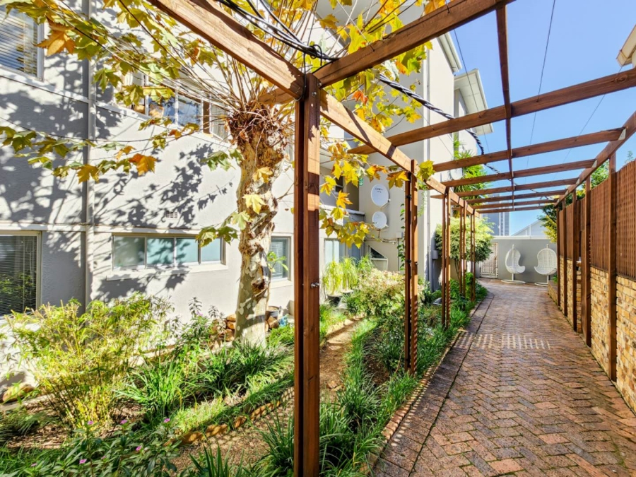 2 Bedroom Property for Sale in Sea Point Western Cape